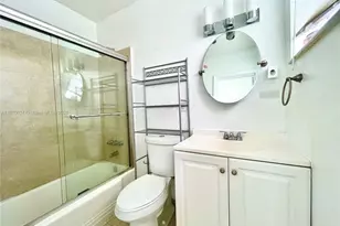 110 Royal Palm Rd, Hialeah Gardens, FL 33016 - Photo 12