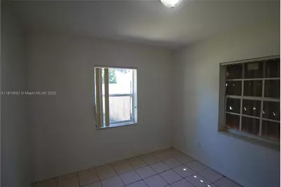 1801 NE 176th St, North Miami Beach, FL 33162 - Photo 12