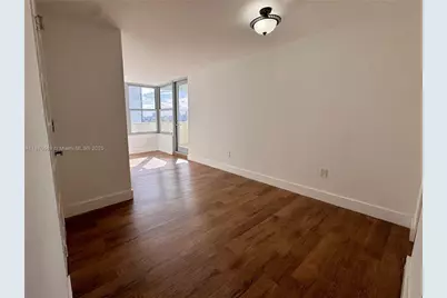 2899 Collins Ave #1526, Miami Beach, FL 33140 - Photo 2