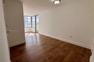 2899 Collins Ave, Miami Beach, FL 33140 - Photo 2