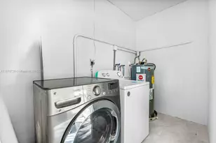 1121 SW 18th Ct, Fort Lauderdale, FL 33315 - Photo 20