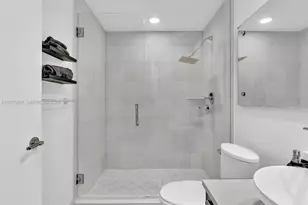 2950 NE 188th St, Aventura, FL 33180 - Photo 26