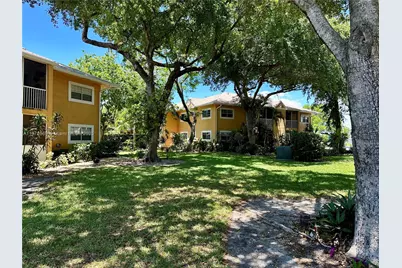 441 SE 10th St #102, Dania Beach, FL 33004 - Photo 32