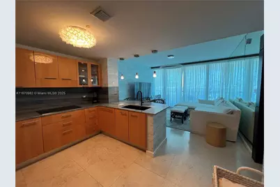 6799 Collins Ave #1601, Miami Beach, FL 33141 - Photo 4