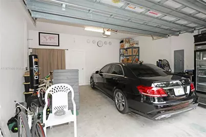 3293 W 98th Pl, Hialeah, FL 33018 - Photo 32