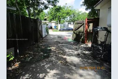 3611 SW 47th Ave, West Park, FL 33023 - Photo 14