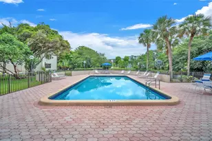 2311 S Cypress Bend Dr, Pompano Beach, FL 33069 - Photo 34