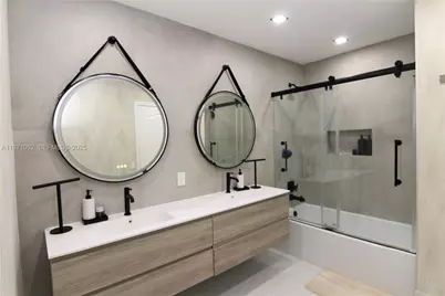 10912 NW 58th Ter, Doral, FL 33178 - Photo 32