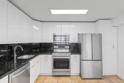 2750 NE 183rd St #1203, Aventura, FL 33160 - Photo 4