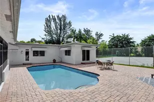 11300 Shady Ln, Plantation, FL 33325 - Photo 20