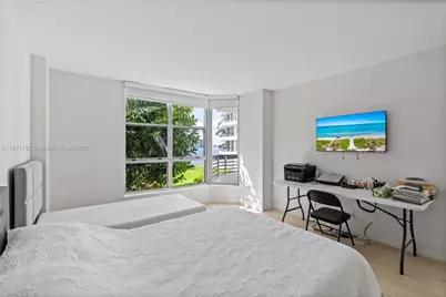 3600 Mystic Pointe Dr #215, Aventura, FL 33180 - Photo 14