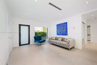 900 W 47th Ct, Miami Beach, FL 33140 - Photo 12