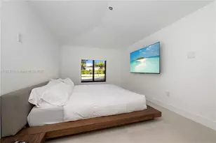 900 W 47th Ct, Miami Beach, FL 33140 - Photo 4