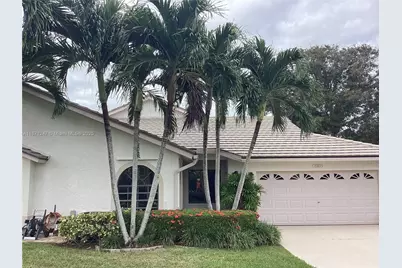 10893 N Stafford Cir N, Boynton Beach, FL 33436 - Photo 2