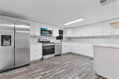 1621 SW 117th Ave, Davie, FL 33325 - Photo 8