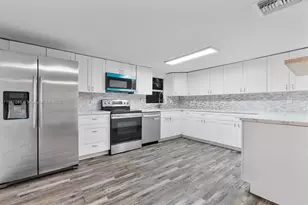 1621 SW 117th Ave, Davie, FL 33325 - Photo 8