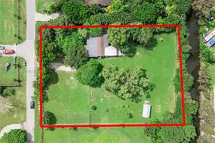 1621 SW 117th Ave, Davie, FL 33325 - Photo 2