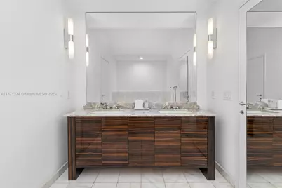 50 S Pointe Dr #1005, Miami Beach, FL 33139 - Photo 16