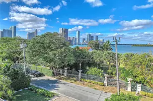 910 N Venetian Dr, Miami Beach, FL 33139 - Photo 6