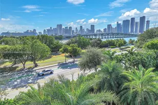 910 N Venetian Dr, Miami Beach, FL 33139 - Photo 4