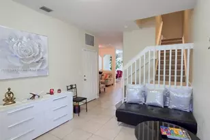 1054 NE 30th Ave, Homestead, FL 33033 - Photo 4