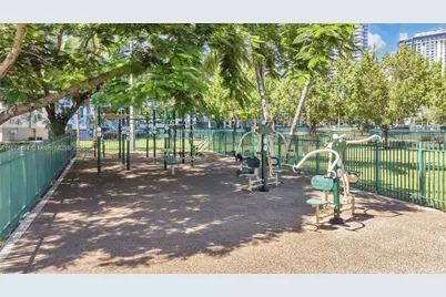 1800 N Bayshore Dr #614, Miami, FL 33132 - Photo 24