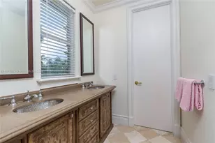 104 Paloma Dr, Coral Gables, FL 33143 - Photo 24
