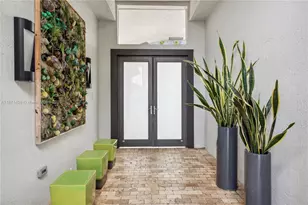 1371 Victoria Isle Dr, Weston, FL 33327 - Photo 2