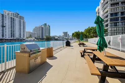 1000 Parkview Dr #129, Hallandale Beach, FL 33009 - Photo 14