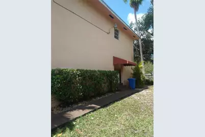 1353 NW 5 St, Miami, FL 33125 - Photo 6