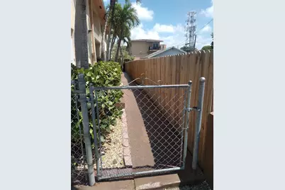 1353 NW 5 St, Miami, FL 33125 - Photo 4