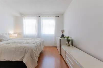 17100 N Bay Rd #PH1912, Sunny Isles Beach, FL 33160 - Photo 14