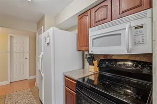 915 Riverside Dr, Coral Springs, FL 33071 - Photo 10