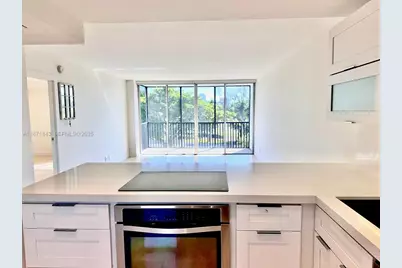 3301 N Country Club Dr #410, Aventura, FL 33180 - Photo 4