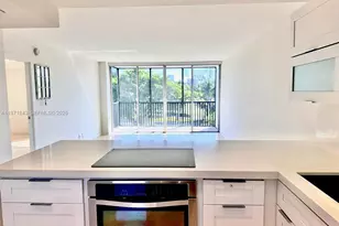 3301 N Country Club Dr, Aventura, FL 33180 - Photo 4