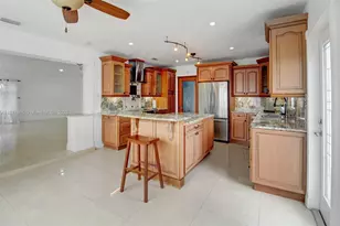 9930 SW 48th St, Miami, FL 33165 - Photo 12