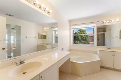 1943 SW 149th Ave, Miramar, FL 33027 - Photo 8