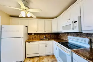 2771 Taft St, Hollywood, FL 33020 - Photo 8