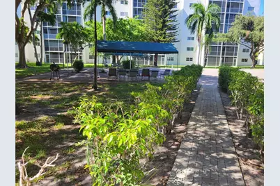 900 NE 12th Ave #705, Hallandale Beach, FL 33009 - Photo 2