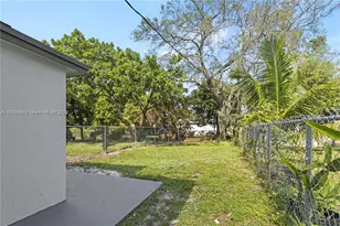 775 NW 96th St, Miami, FL 33150 - Photo 10