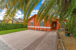 8101 SW 159th Ct, Miami, FL 33193 - Photo 2