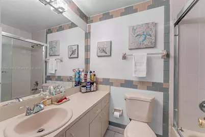 8101 SW 159th Ct, Miami, FL 33193 - Photo 18