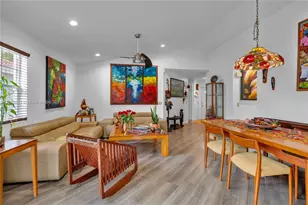 1361 Seagrape Cir, Weston, FL 33326 - Photo 10