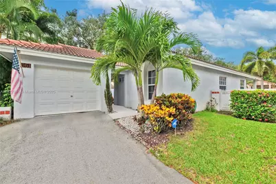 1361 Seagrape Cir, Weston, FL 33326 - Photo 4