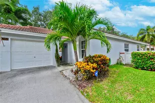 1361 Seagrape Cir, Weston, FL 33326 - Photo 6