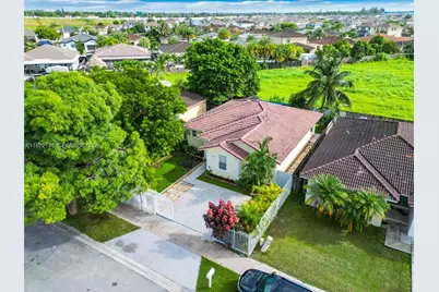 13471 SW 278th Ter, Homestead, FL 33032 - Photo 2