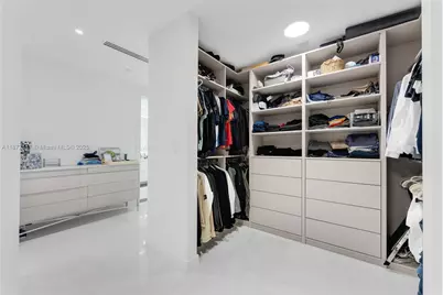 300 Biscayne Boulevard Way #4104C, Miami, FL 33131 - Photo 18