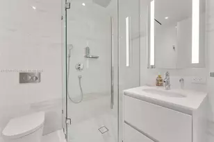 300 Biscayne Blvd Way, Miami, FL 33131 - Photo 10