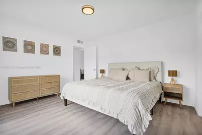 13210 Memorial Hwy #208, North Miami, FL 33161 - Photo 28