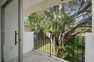 11330 Peachtree Dr, Miami, FL 33161 - Photo 12